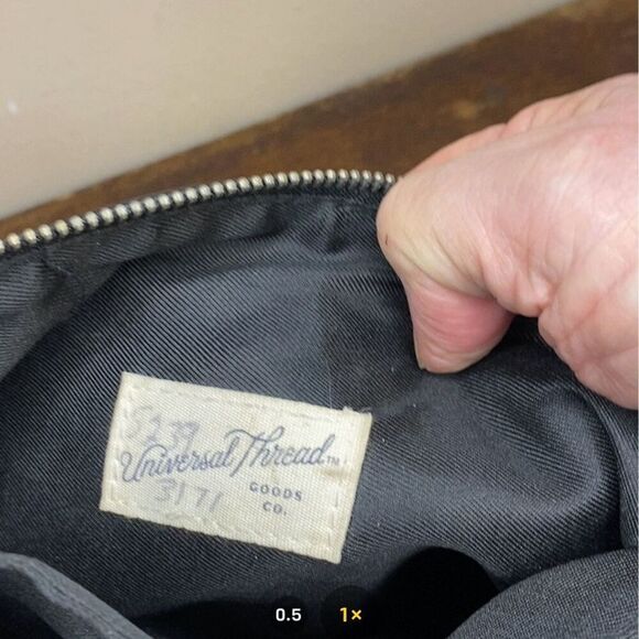 Universal Thread Black Crossbody Bag Adjustable Strap Front Pocket Zip Closure - Picture 12 of 13